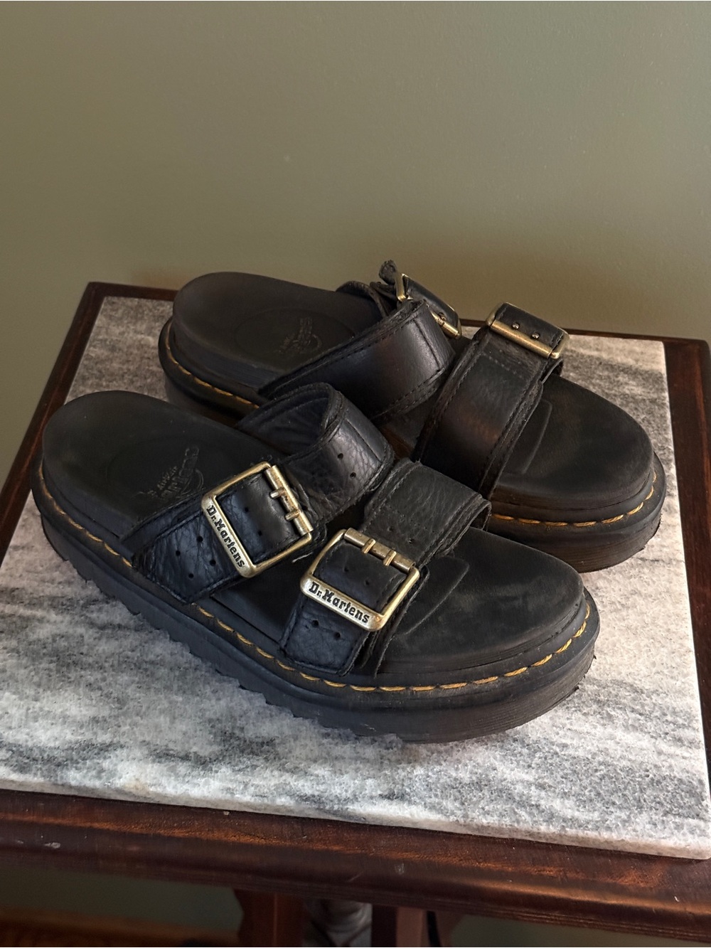 Dr. Martens - MYLES II AMBASSADOR LEATHER BUCKLED SANDALS - Black - Size 6